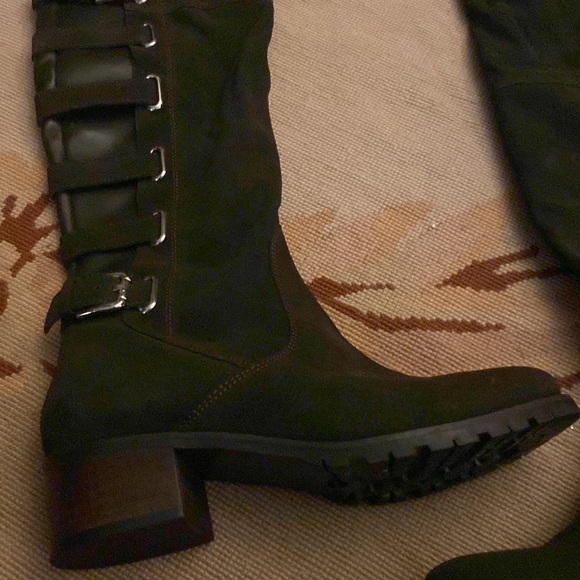 Knee high boots - Picture 3 of 8